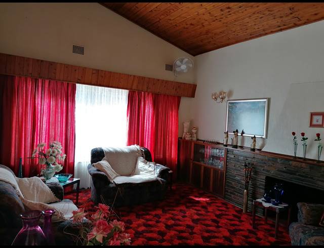 4 BEDROOM FREESTANDING SOLD IN STILFONTEIN EXT 4